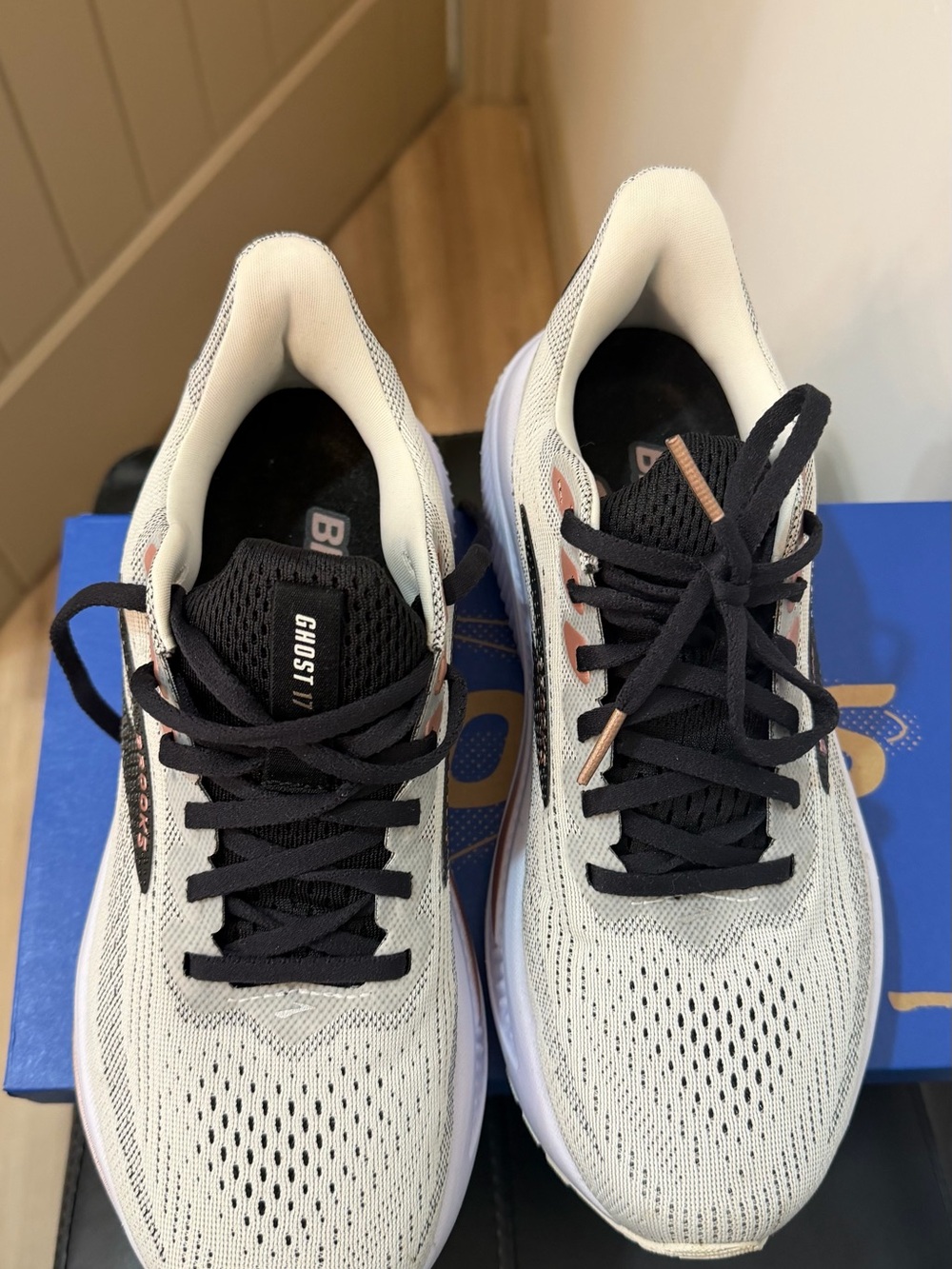 Brooks Women's Ghost 17 Running Shoes - Picture 2 of 4